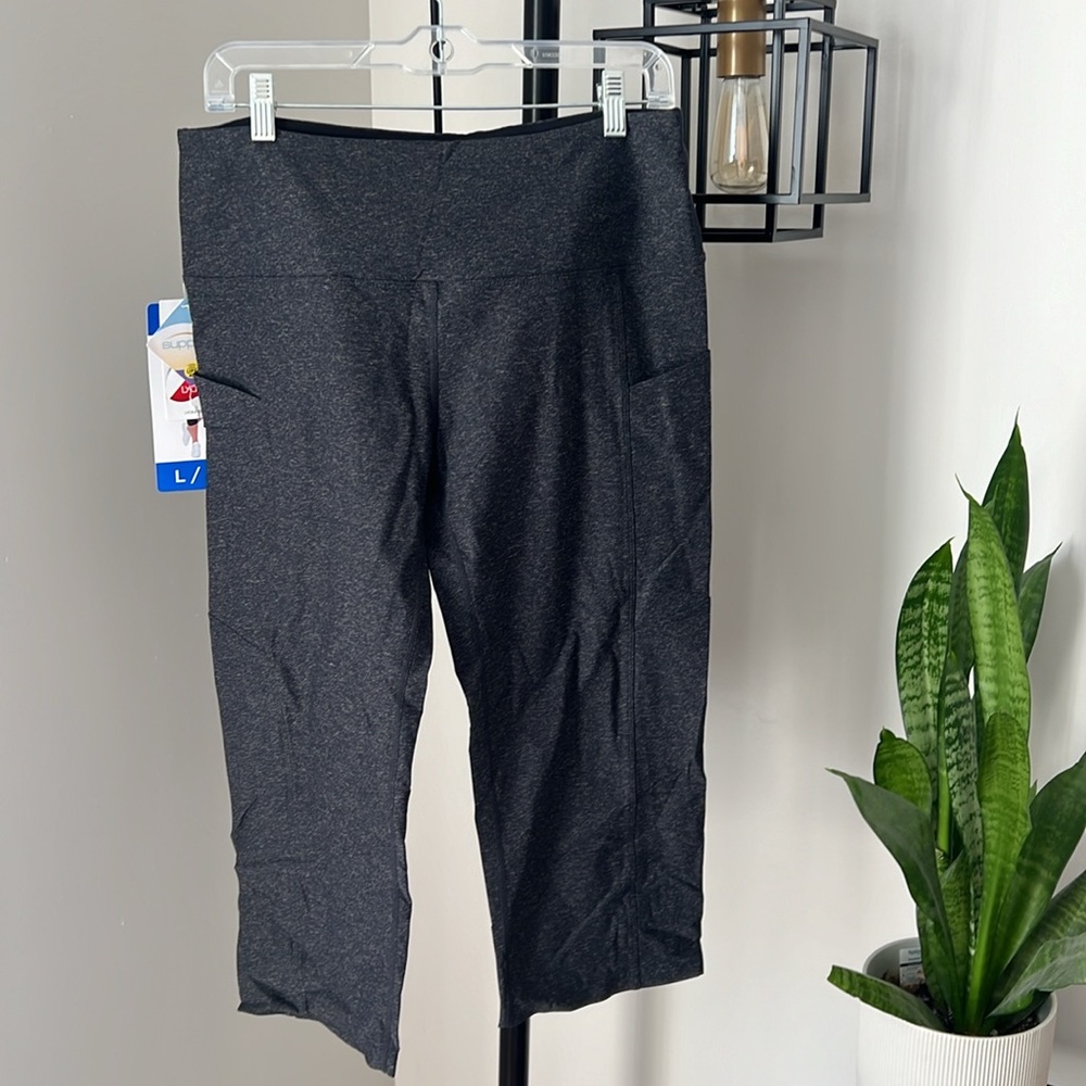Kirkland, ladies yoga active Capri